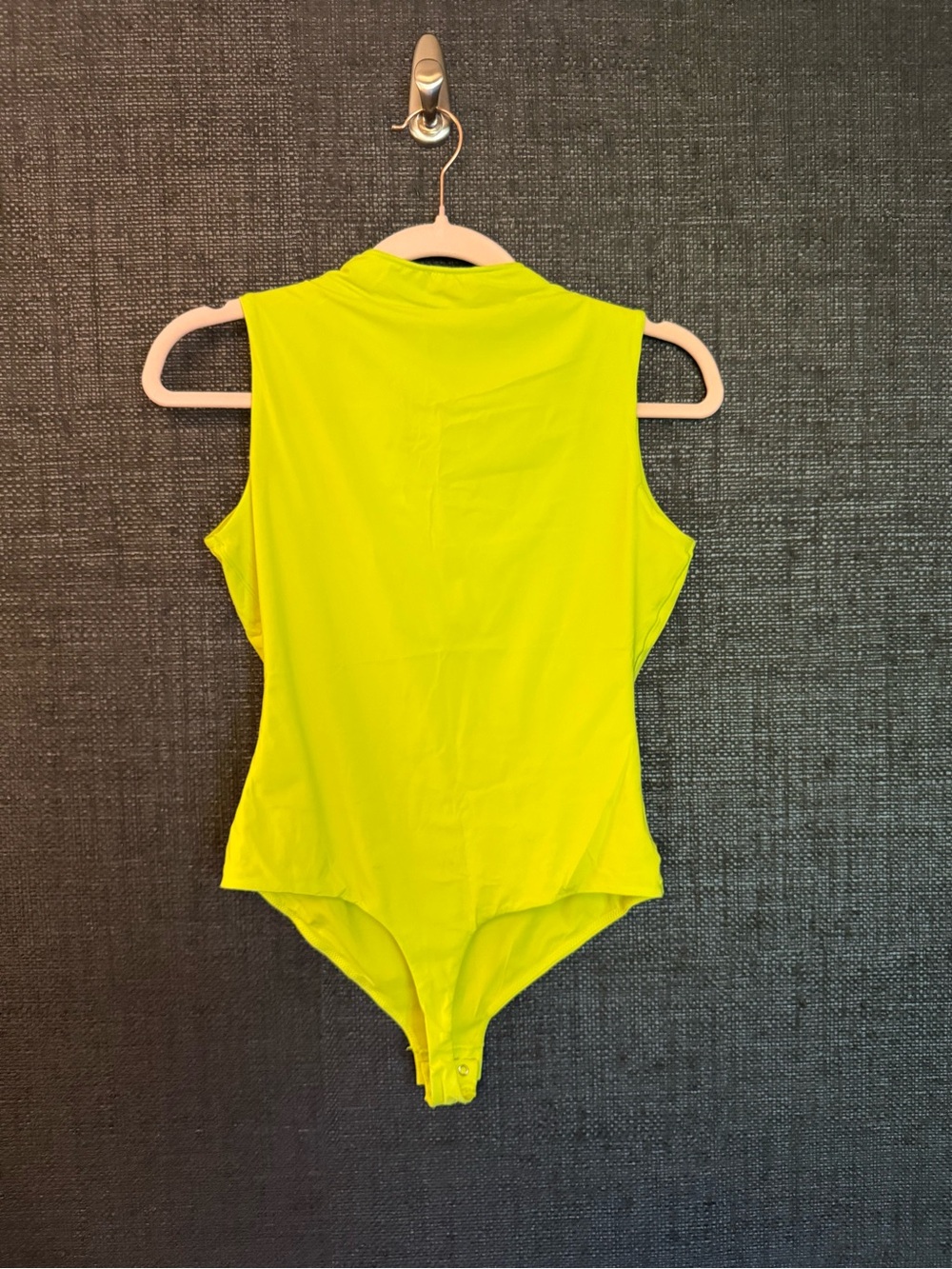 SKIMS Neon Green Chartreuse Sleeveless High Neck Bodysuit Size L - Picture 3 of 5